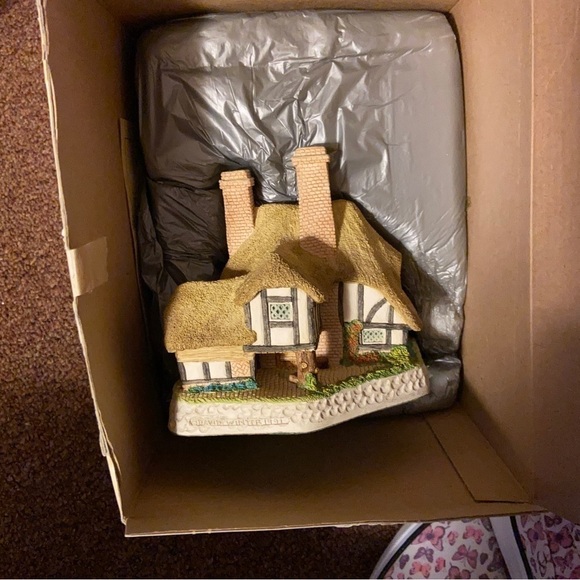 1991 David Winter “Moonlight Haven” English Cottage is handmade, hand-painted. - Picture 14 of 16